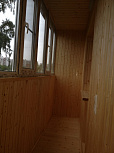Балкон с отделкой деревом - фото 2