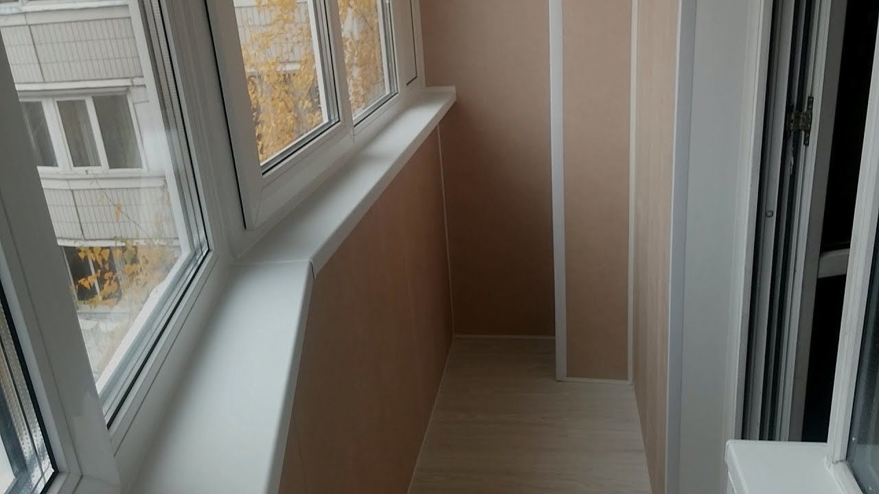 Остекление балкона "каблук" в доме П-44Т без отделки - фото 1